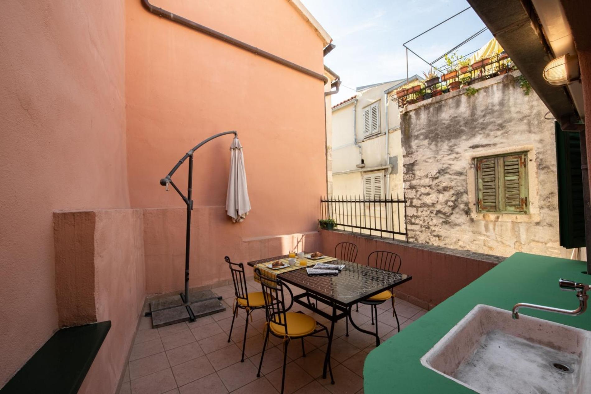 Duplex With Terrace In The City Centar Σπλιτ Εξωτερικό φωτογραφία