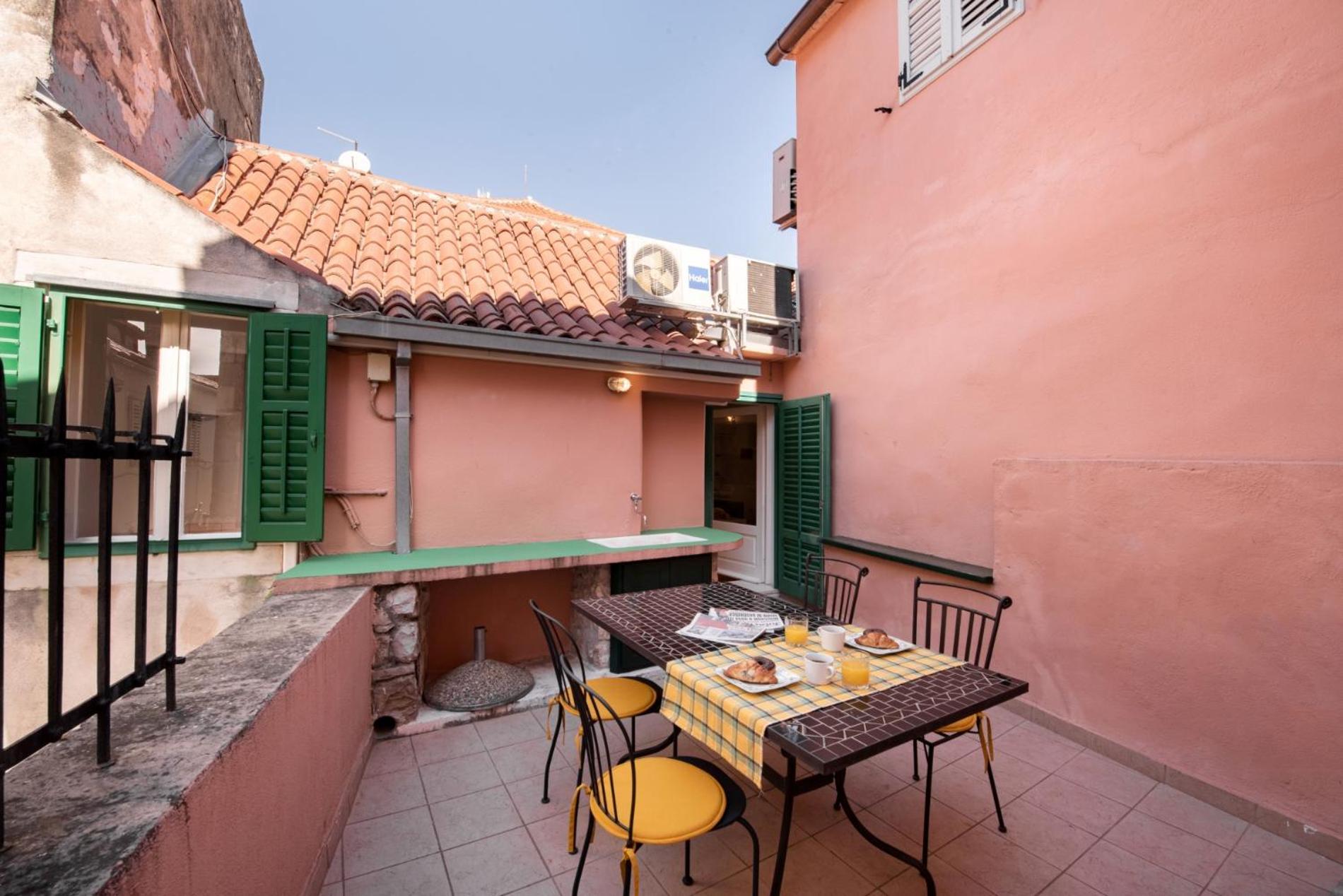 Duplex With Terrace In The City Centar Σπλιτ Εξωτερικό φωτογραφία