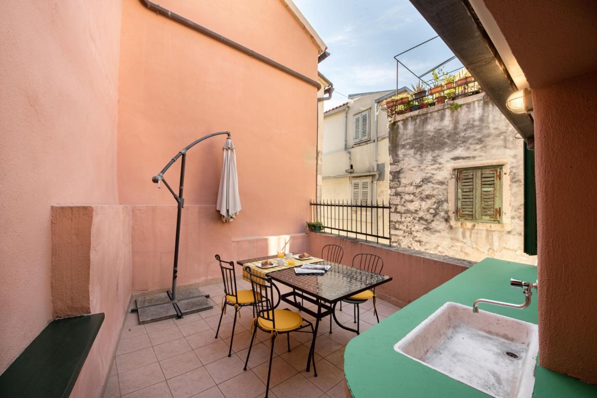 Duplex With Terrace In The City Centar Σπλιτ Εξωτερικό φωτογραφία